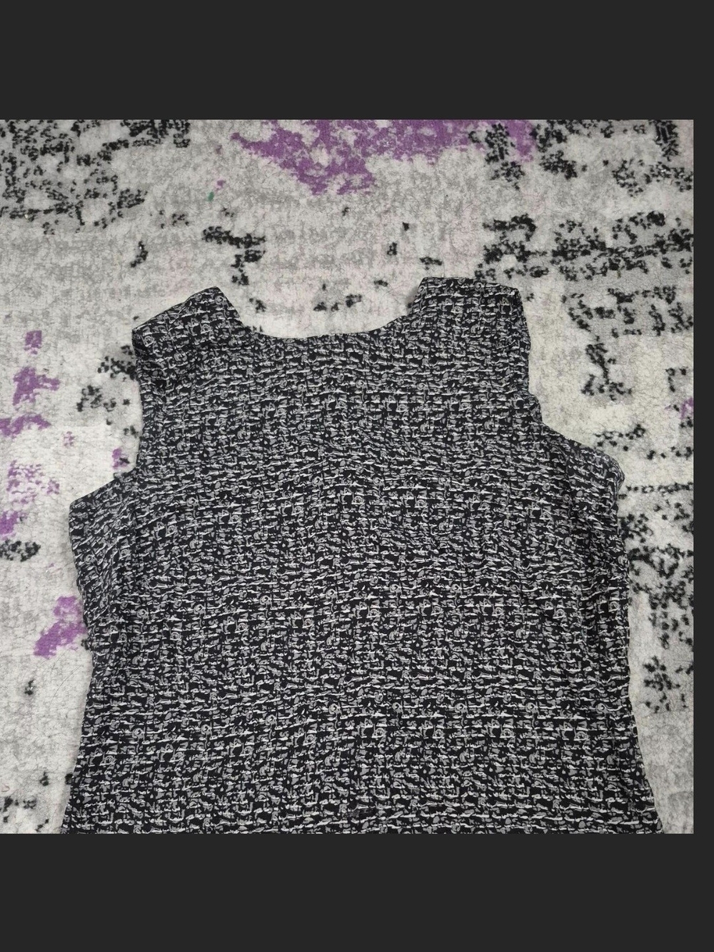 Classic Textured Sleeveless Women's Top - Black & White